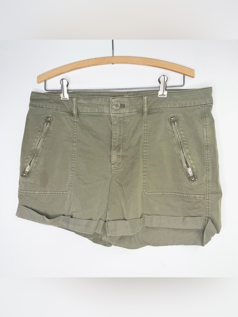 WHBM‎ White House Black Market Army Green Shorts Zipper Pockets Size 12